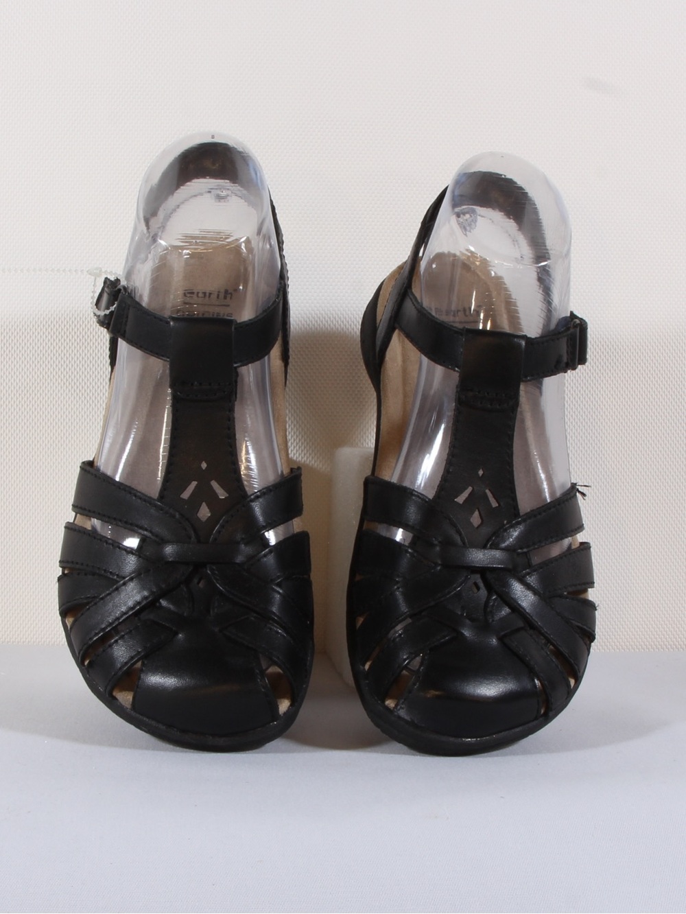 Earth Savoy Sheeva Black Leather Women’s T-Strap Sandals